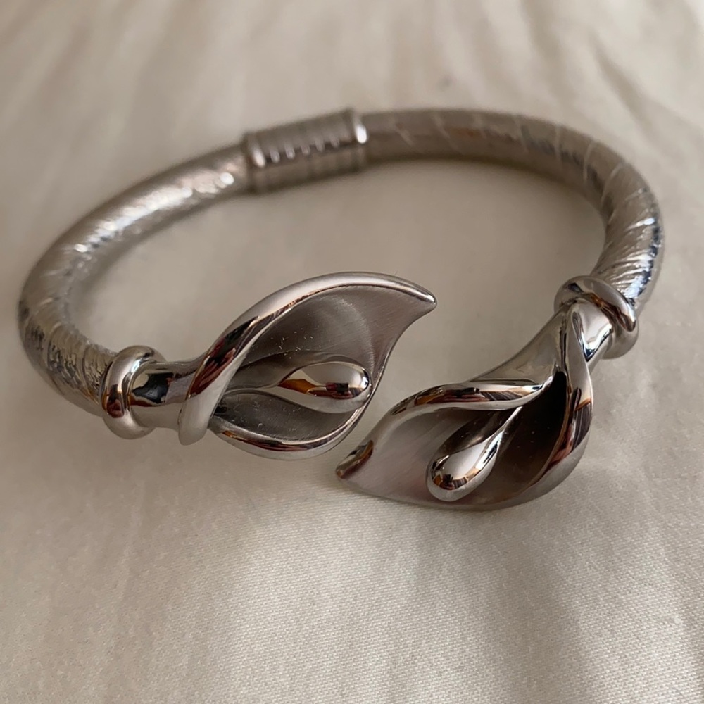 Stainless Steel Calla Lily Cross Over Bracelet
